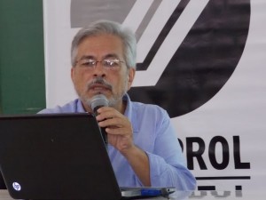 Palestra do presidente da ADunesp, João da Costa Chaves, fez contraponto à propaganda positiva do modelo de financiamento das estaduais pulistas