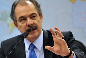 Essa centralização dará mais força para o Governo propor políticas que violam a autonomia universitária prevista na Constituição, como o SINAES (foto: EBC).